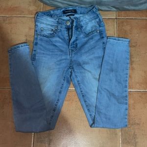 Jeans size 00s really cute never worn
